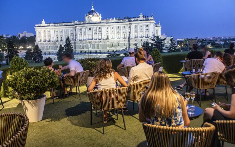 Jardines de Sabatini: medio siglo de hospitalidad en Madrid